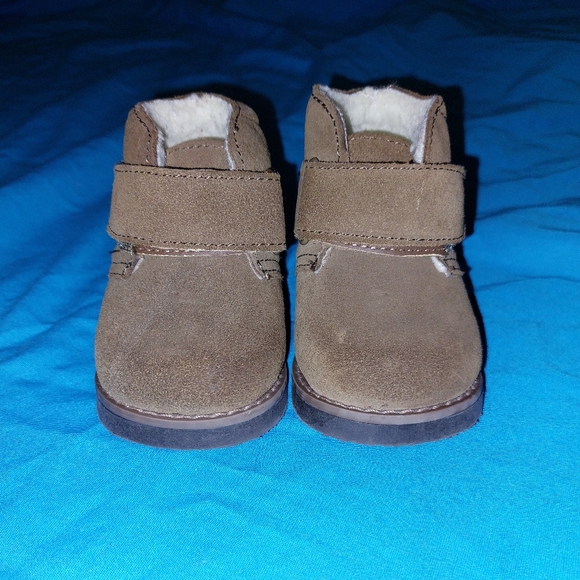 TKS Tan Velcro Infant Boots - Picture 1 of 6